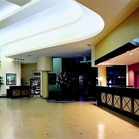 Ontario Gateway Hotel Exterior foto